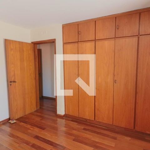 Casa de condomínio à venda com 420m², 4 quartos e 5 vagasQuarto 4