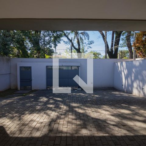 Casa de condomínio à venda com 420m², 4 quartos e 5 vagasGaragem