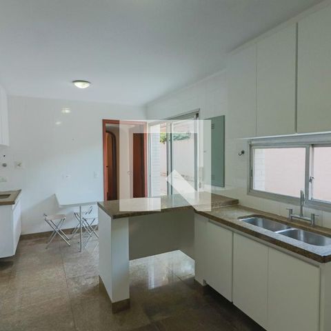 Casa de condomínio à venda com 420m², 4 quartos e 5 vagasCozinha