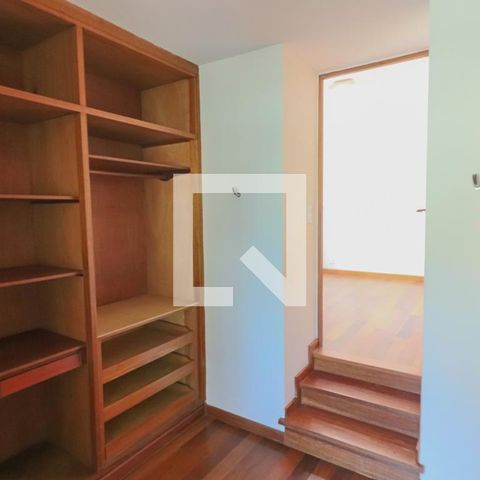 Casa de condomínio à venda com 420m², 4 quartos e 5 vagasSuite 01