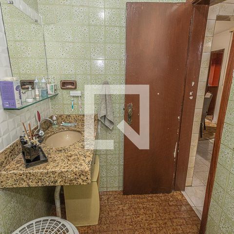 Casa à venda com 400m², 4 quartos e 2 vagasBanheiro