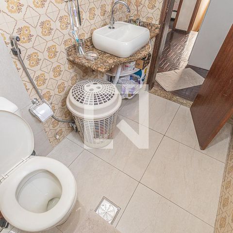 Casa à venda com 400m², 4 quartos e 2 vagasBanheiro