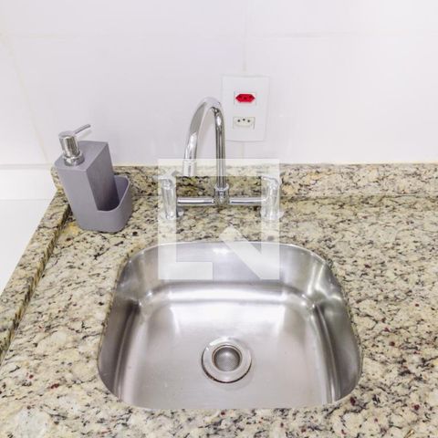 Apartamento à venda com 74m², 3 quartos e 2 vagas Apartamento à venda com 74m², 3 quartos e 2 vagasCozinha e Área de Serviço