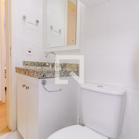 Apartamento à venda com 74m², 3 quartos e 2 vagas Apartamento à venda com 74m², 3 quartos e 2 vagasBanheiro Social
