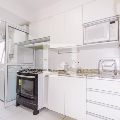 Apartamento à venda com 74m², 3 quartos e 2 vagas Apartamento à venda com 74m², 3 quartos e 2 vagasCozinha e Área de Serviço