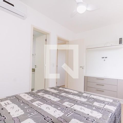 Apartamento à venda com 74m², 3 quartos e 2 vagas Apartamento à venda com 74m², 3 quartos e 2 vagasSuíte