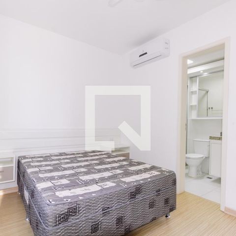 Apartamento à venda com 74m², 3 quartos e 2 vagas Apartamento à venda com 74m², 3 quartos e 2 vagasSuíte