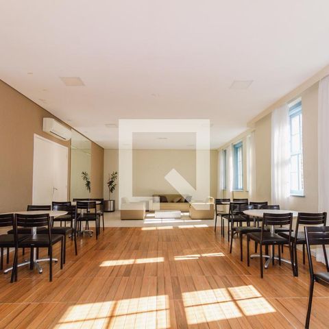 Apartamento à venda com 74m², 3 quartos e 2 vagas Apartamento à venda com 74m², 3 quartos e 2 vagasÁrea comum - Salão de festas
