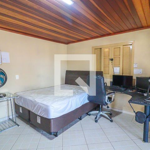 Casa à venda com 280m², 4 quartos e 3 vagasSuíte