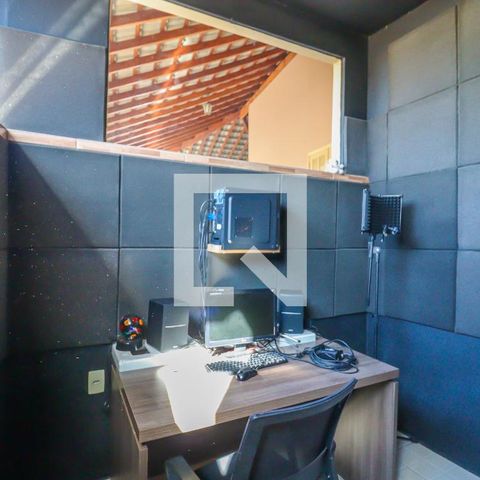Casa à venda com 280m², 4 quartos e 3 vagasStudio