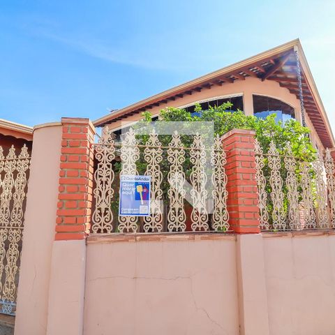 Casa à venda com 280m², 4 quartos e 3 vagasFachada