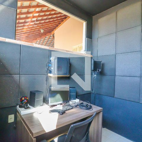 Casa à venda com 280m², 4 quartos e 3 vagasStudio