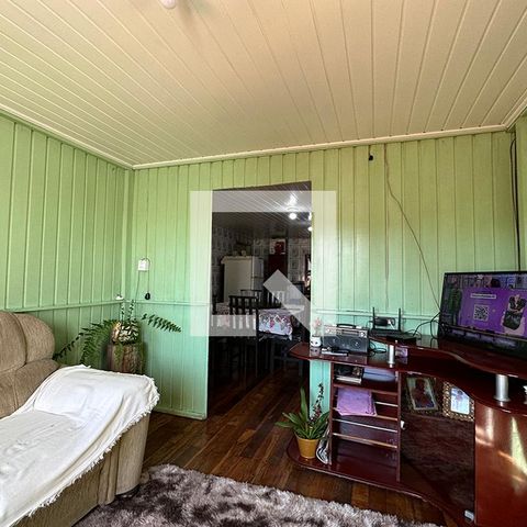 Casa à venda com 60m², 2 quartos e 2 vagasSala