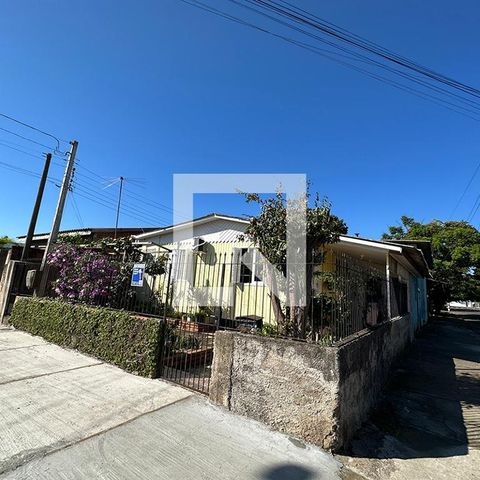 Casa à venda com 60m², 2 quartos e 2 vagasFachada