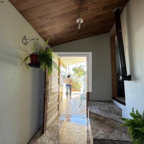 Casa à venda com 60m², 2 quartos e 2 vagasEntrada