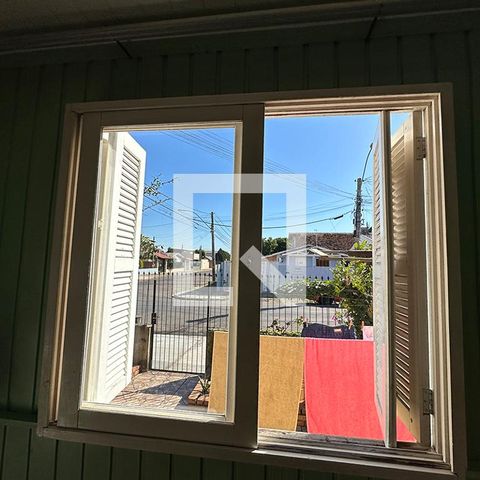 Casa à venda com 60m², 2 quartos e 2 vagasSala - Janela