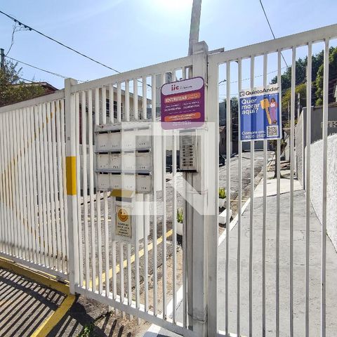 Casa à venda com 320m², 4 quartos e 3 vagas Casa à venda com 320m², 4 quartos e 3 vagasFachada