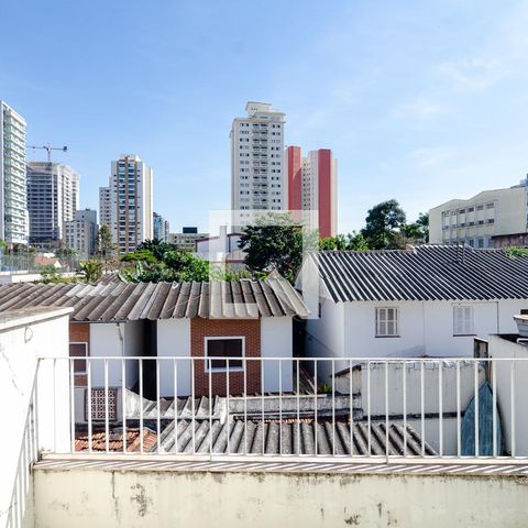 Casa à venda com 320m², 4 quartos e 3 vagas Casa à venda com 320m², 4 quartos e 3 vagasVista do Quarto 3