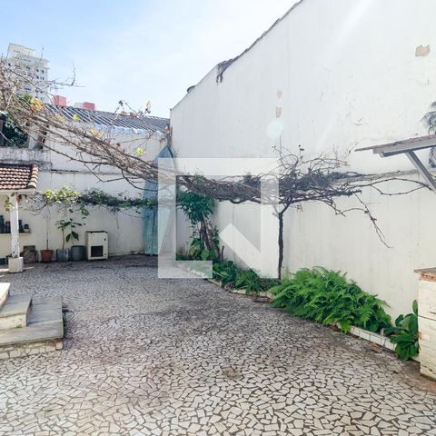 Casa à venda com 320m², 4 quartos e 3 vagas Casa à venda com 320m², 4 quartos e 3 vagasQuintal