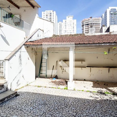 Casa à venda com 320m², 4 quartos e 3 vagas Casa à venda com 320m², 4 quartos e 3 vagasQuintal