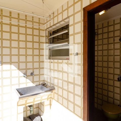 Casa à venda com 320m², 4 quartos e 3 vagas Casa à venda com 320m², 4 quartos e 3 vagasLavanderia 2