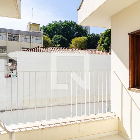 Casa à venda com 320m², 4 quartos e 3 vagas Casa à venda com 320m², 4 quartos e 3 vagasSacada