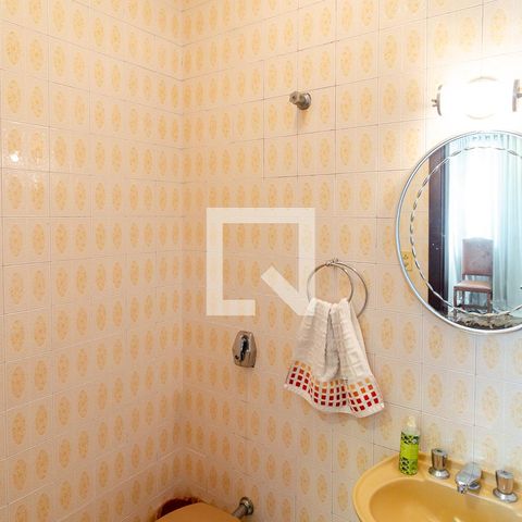 Casa à venda com 320m², 4 quartos e 3 vagas Casa à venda com 320m², 4 quartos e 3 vagasLavabo