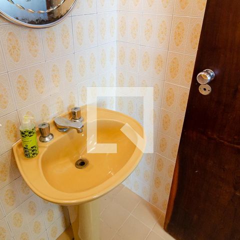 Casa à venda com 320m², 4 quartos e 3 vagas Casa à venda com 320m², 4 quartos e 3 vagasLavabo