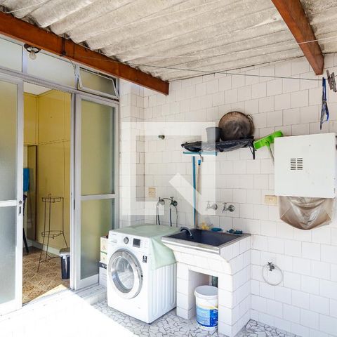 Casa à venda com 320m², 4 quartos e 3 vagas Casa à venda com 320m², 4 quartos e 3 vagasLavanderia