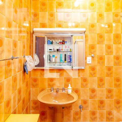 Casa à venda com 320m², 4 quartos e 3 vagas Casa à venda com 320m², 4 quartos e 3 vagasBanheiro Social