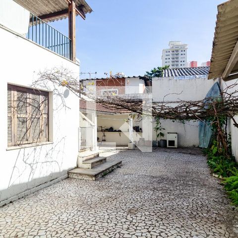 Casa à venda com 320m², 4 quartos e 3 vagas Casa à venda com 320m², 4 quartos e 3 vagasQuintal