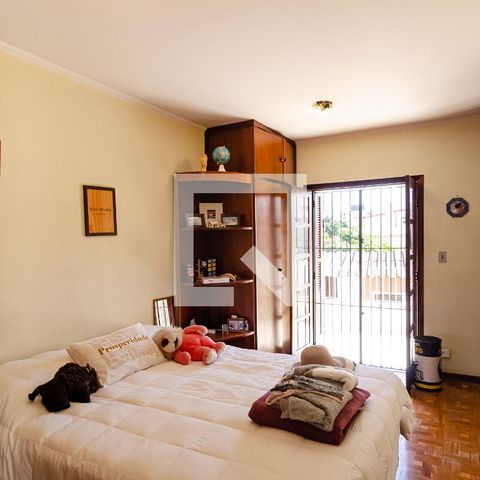 Casa à venda com 320m², 4 quartos e 3 vagas Casa à venda com 320m², 4 quartos e 3 vagasQuarto 3