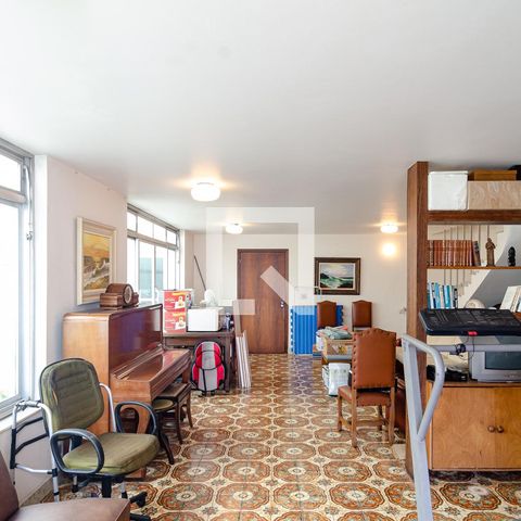 Casa à venda com 320m², 4 quartos e 3 vagas Casa à venda com 320m², 4 quartos e 3 vagasSalão de Festas