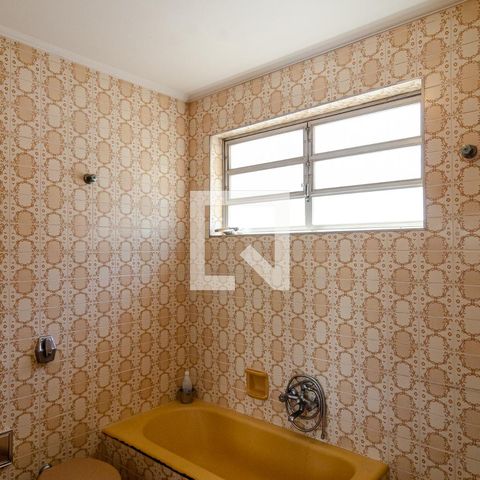 Casa à venda com 320m², 4 quartos e 3 vagas Casa à venda com 320m², 4 quartos e 3 vagasBanheiro Suíte 1