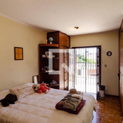 Casa à venda com 320m², 4 quartos e 3 vagas Casa à venda com 320m², 4 quartos e 3 vagasQuarto 3