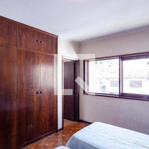 Casa à venda com 320m², 4 quartos e 3 vagas Casa à venda com 320m², 4 quartos e 3 vagasSuíte 1