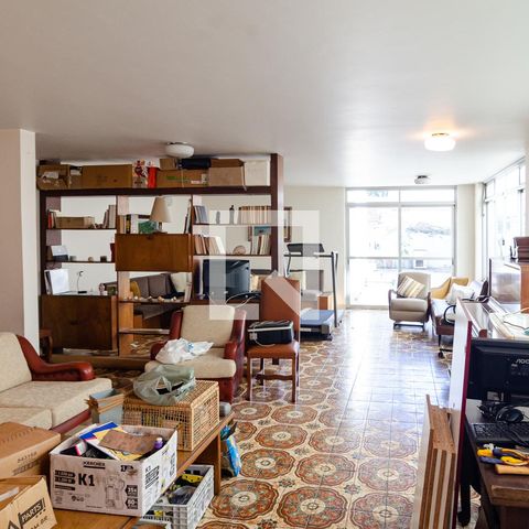 Casa à venda com 320m², 4 quartos e 3 vagas Casa à venda com 320m², 4 quartos e 3 vagasSalão de Festas