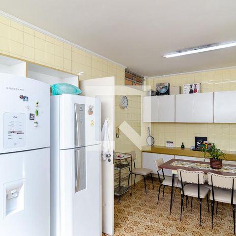 Casa à venda com 320m², 4 quartos e 3 vagas Casa à venda com 320m², 4 quartos e 3 vagasCozinha