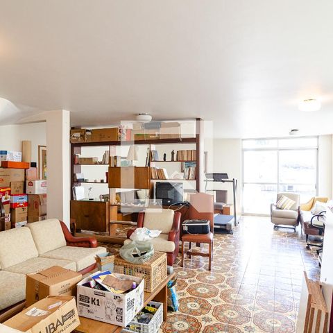 Casa à venda com 320m², 4 quartos e 3 vagas Casa à venda com 320m², 4 quartos e 3 vagasSalão de Festas