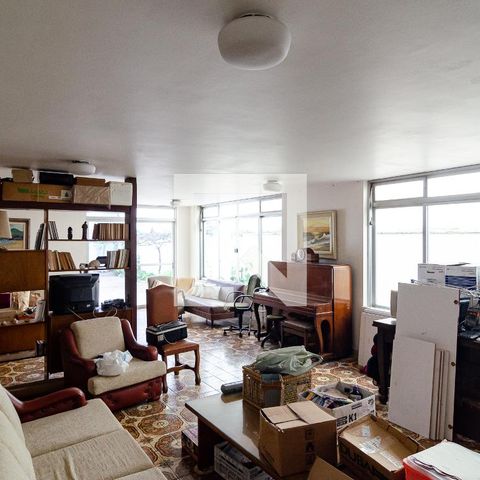 Casa à venda com 320m², 4 quartos e 3 vagas Casa à venda com 320m², 4 quartos e 3 vagasSalão de Festas