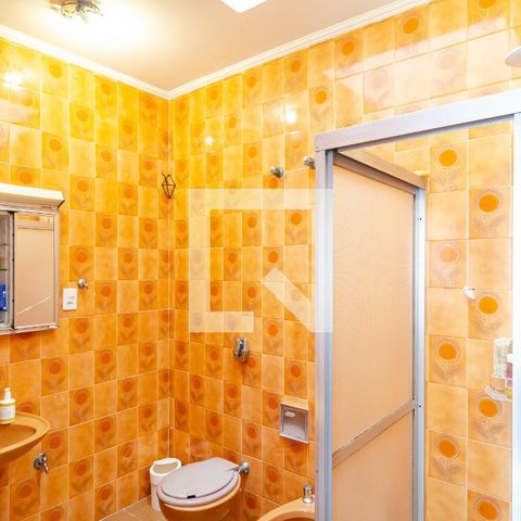 Casa à venda com 320m², 4 quartos e 3 vagas Casa à venda com 320m², 4 quartos e 3 vagasBanheiro Social