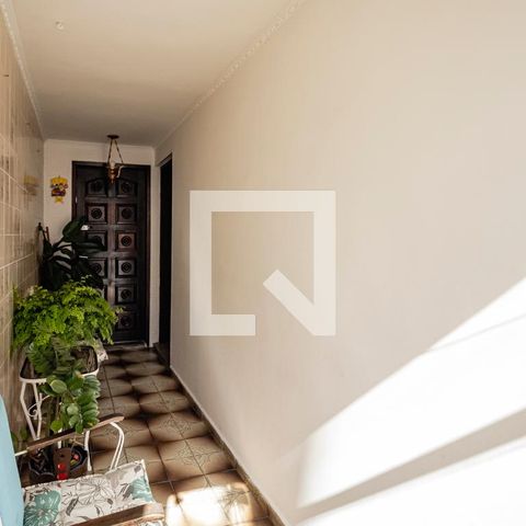 Casa à venda com 196m², 3 quartos e 3 vagas Casa à venda com 196m², 3 quartos e 3 vagasEntrada