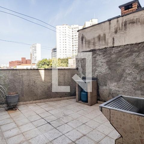 Casa à venda com 196m², 3 quartos e 3 vagas Casa à venda com 196m², 3 quartos e 3 vagasQuintal