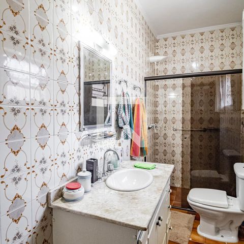 Casa à venda com 196m², 3 quartos e 3 vagas Casa à venda com 196m², 3 quartos e 3 vagasBanheiro 02 da Suíte