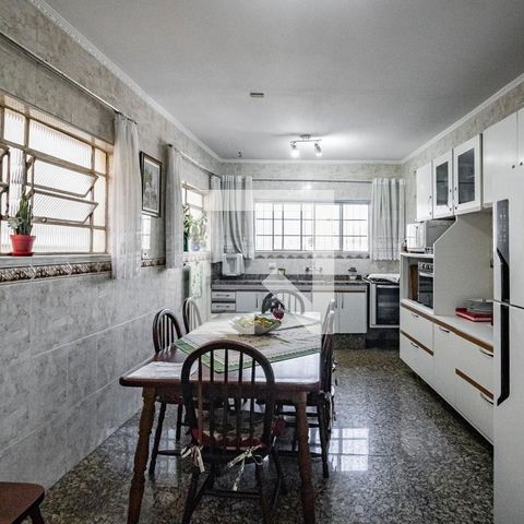 Casa à venda com 196m², 3 quartos e 3 vagas Casa à venda com 196m², 3 quartos e 3 vagasCozinha