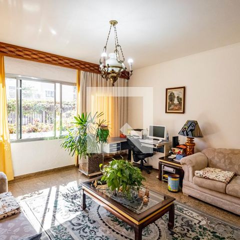 Casa à venda com 196m², 3 quartos e 3 vagas Casa à venda com 196m², 3 quartos e 3 vagasSala