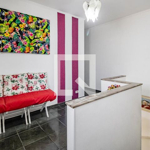 Casa à venda com 196m², 3 quartos e 3 vagas Casa à venda com 196m², 3 quartos e 3 vagasHall do Segundo Andar