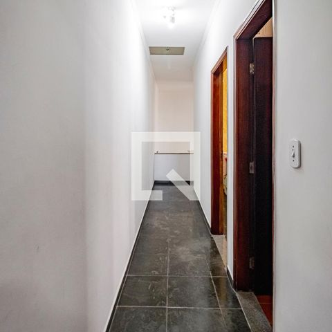 Casa à venda com 196m², 3 quartos e 3 vagas Casa à venda com 196m², 3 quartos e 3 vagasCorredor dos Quartos