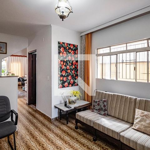 Casa à venda com 196m², 3 quartos e 3 vagas Casa à venda com 196m², 3 quartos e 3 vagasSala de TV