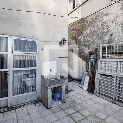 Casa à venda com 196m², 3 quartos e 3 vagas Casa à venda com 196m², 3 quartos e 3 vagasQuintal